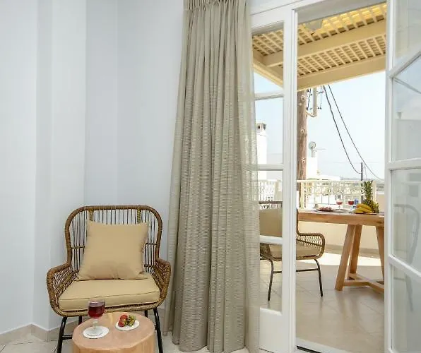 アパート Smirida